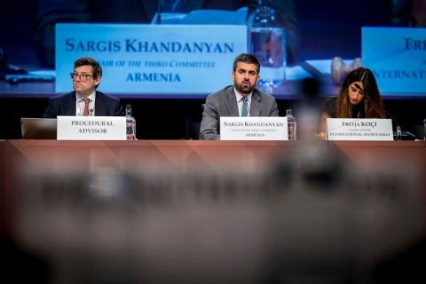 Սարգիս Խանդանյանը վերընտրվել է ԵԱՀԿ խորհրդարանական վեհաժողովի ժողովրդավարության, մարդու իրավունքների եւ հումանիտար հարցերի հանձնաժողովի նախագահի պաշտոնում