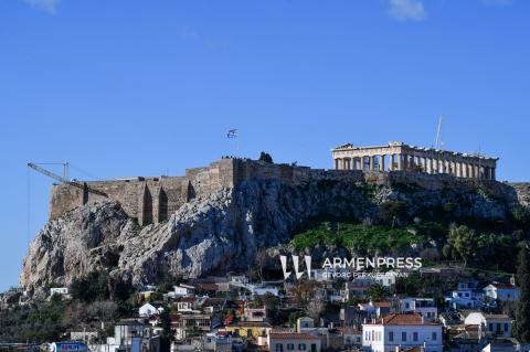 Greece hit by first heatwave of the season