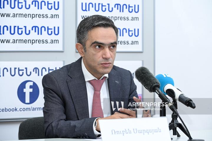 Ermenistan Çalışma ve Sosyal İşler Bakan Yardımcısı Ruben Sarkisyan'ın basın toplantısı
