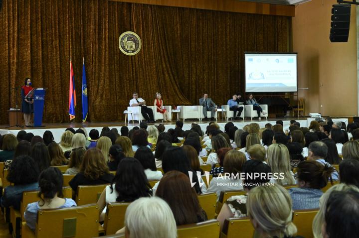 Conferencia de docentes: "Maestro innovador - Estado poderoso"