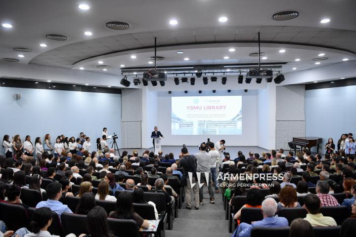 Lanzamiento de reforma y modernización de nueva biblioteca de Universidad Estatal de Medicina de Ereván