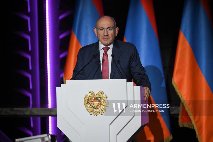 PM Pashinyan attends Prayer Breakfast gala dinner