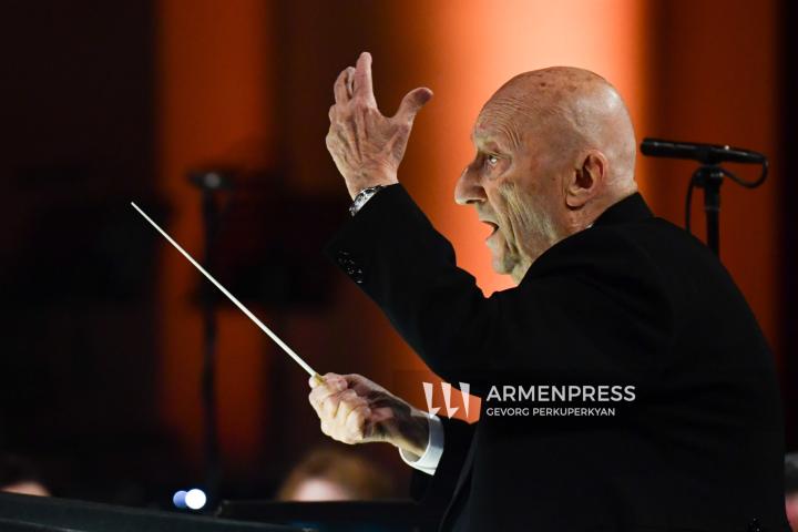 Concierto por el 97 aniversario del natalicio de Hovhannes Chekijian