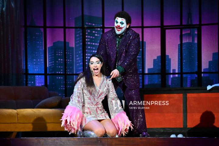 鲁杰罗·莱翁卡瓦洛的歌剧《舞者》在歌剧院舞台上的首演