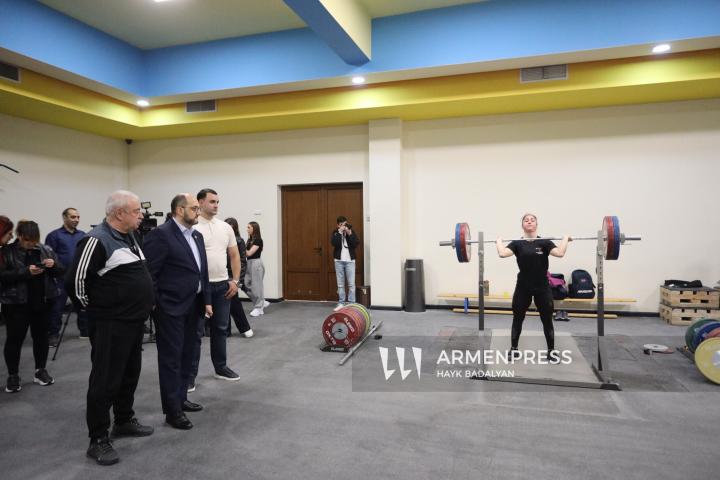 Armenian men’s and women’s weightlifting teams hold open training