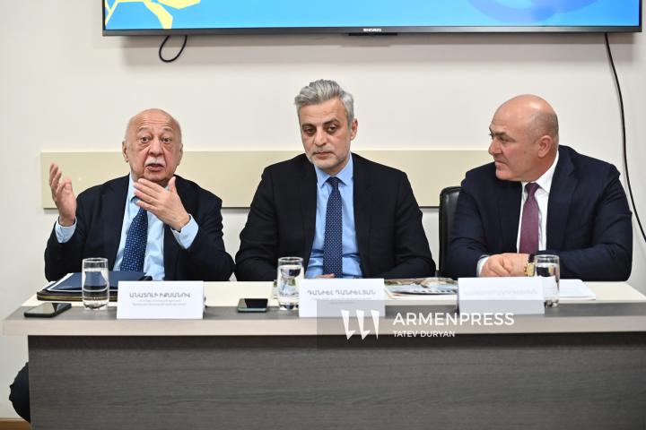 Press briefing by Deputy Minister of ESCS, Daniel Danielyan, Interstate Humanitarian Cooperation Fund chief Anatoly Iksanov, Meghri Mayor Khachatur Andreasyan