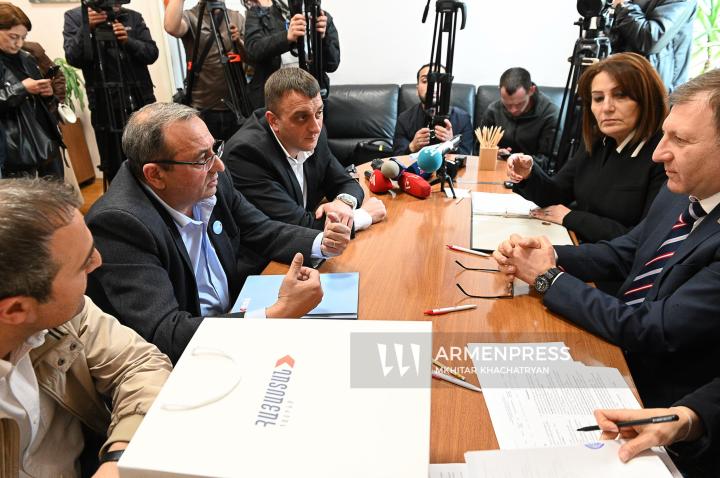 Блок «Армения» представил в ЦИК свой избирательный список