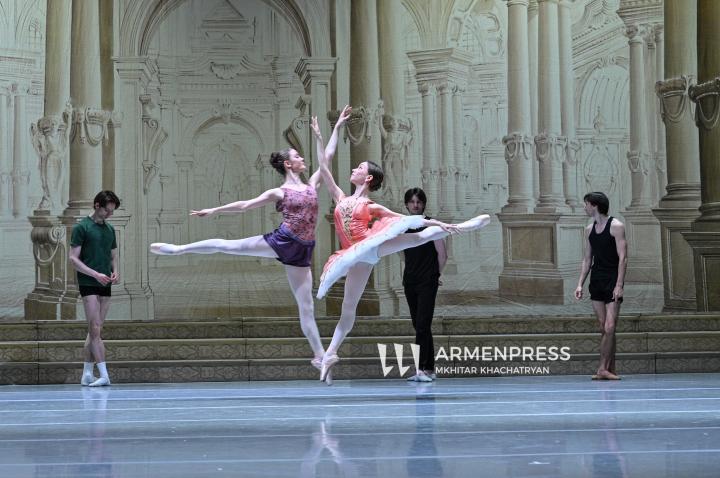 Ensayo de la obra "La Bella Durmiente"