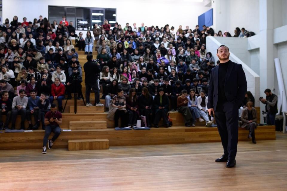 ՀՀ ԲՏԱ նախարարը Դիլիջանի կենտրոնական դպրոցում խոսել է արհեստական բանականության կիրառմամբ առաջացող ռիսկերի և հնարավորությունների մասին