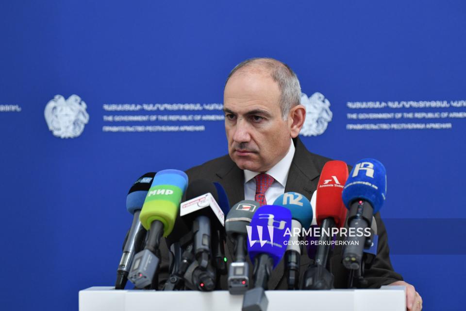 Pashinyan descartó la adopción de una nueva Constitución sin referéndum nacional
