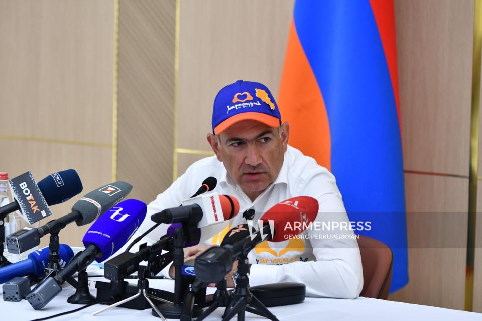 Փաշինյանը ՌԴ-ի կողմից ծաղիկների ներմուծման սահմանափակումները աշխատանքային իրավիճակ է անվանել