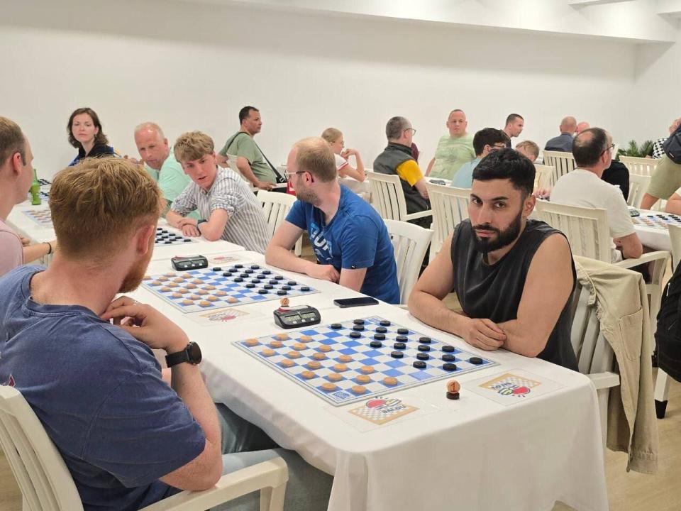 Սամվել Ազիբեկյանը 4-8-րդ տեղերն է բաժանել միջազգային շաշկու կայծակնային ժամանակակարգով խաղի մրցաշարում