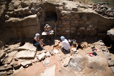 Rare findings dating back to the 6th millennium B. C. have been dug out in Masis hill