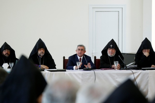 Президент Армении: все без исключения случаи злоупотребления должностным 
положением и нечестности в государственной системе будут караться