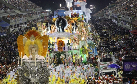 Победителем карнавала в Рио-де-Жанейро признана 
школа самбы "Вила Изабел"
