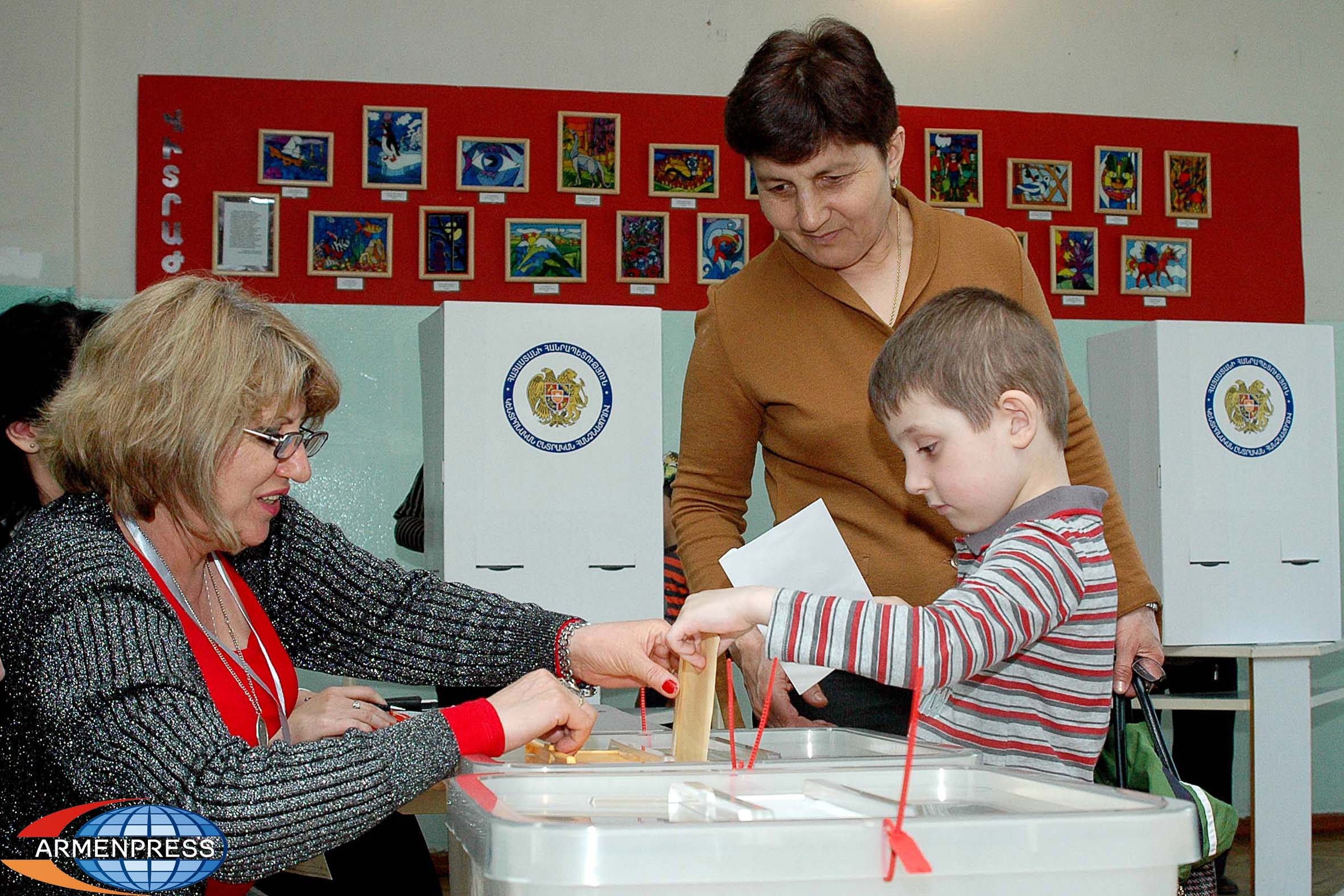 На президентских выборах в Армении началось голосование