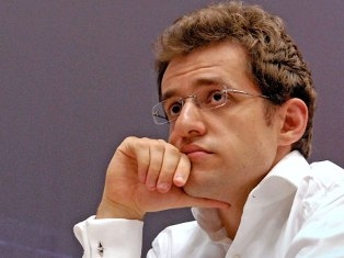Levon Aronian played a draw with Peter Svidler 