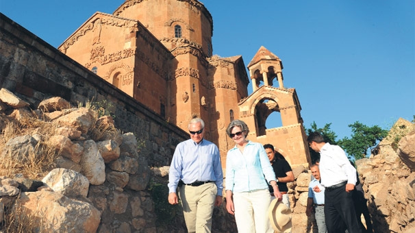 US Ambassador to Turkey visited Akhtamar’s Saint Cross Church