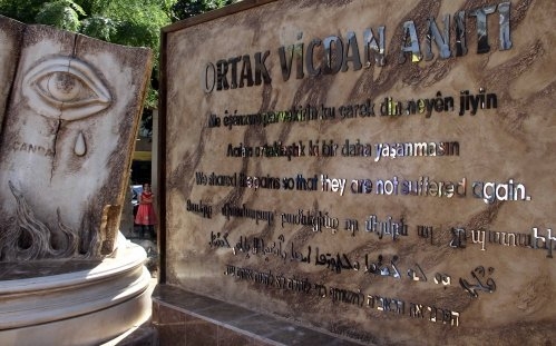 Kurdish Leaders Apologize for Genocide During Monument Inauguration in Diyarbakir