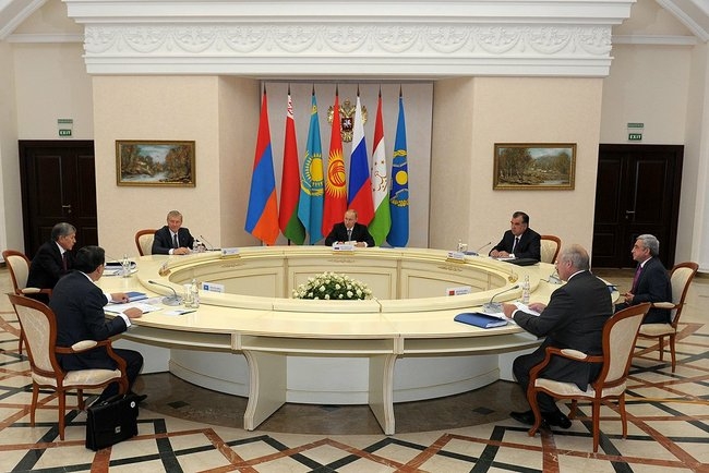 Саргсян попросил у стран-участниц ОДКБ поддержку в вопросе получения Арменией 
статуса наблюдателя в ШОС 