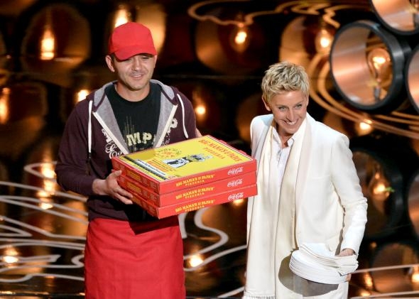Hollywood celebrities taste Armenian pizza at Oscar's ceremony