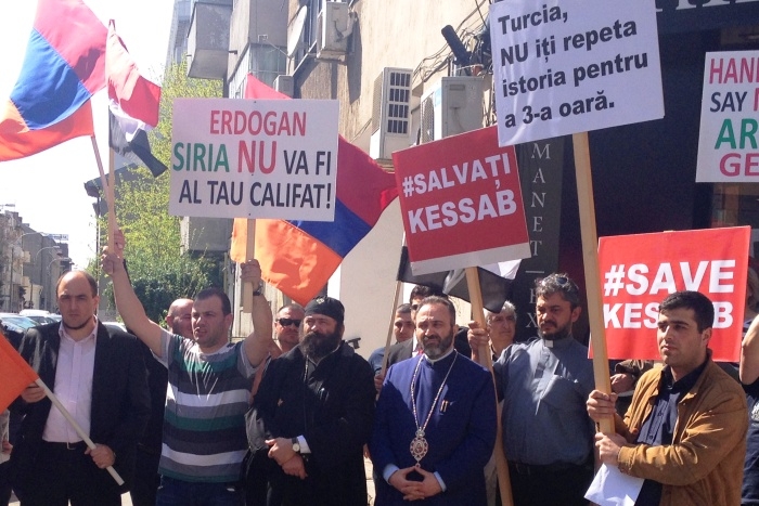 Ռումինահայերն ու սիրիացիները Բուխարեստում բողոքի ցույց են կազմակերպել Քեսաբի 
հարցում Թուրքիայի քայլերի դեմ
