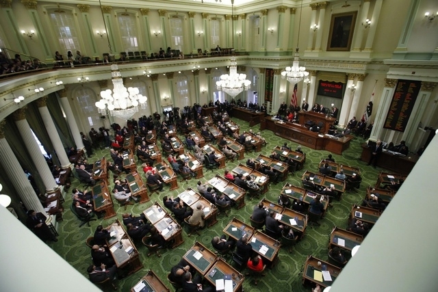 В Калифорнии принят законопроект о включении изучения Геноцида армян в обязательную 
программу