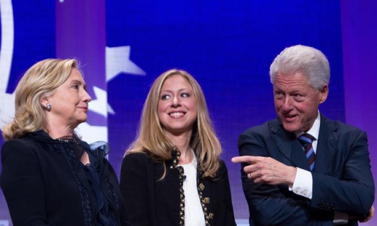 Билл и Хиллари Клинтон впервые станут дедушкой и бабушкой