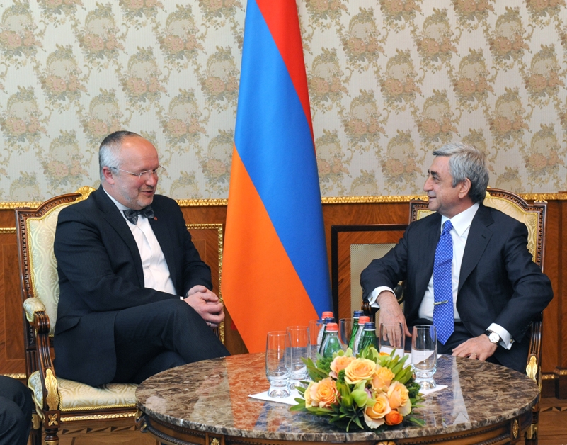 Президент Армении принял национального министра обороны Литвы