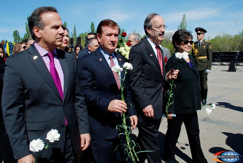 U.S. Congressmen called on Turkey to recognize Armenian Genocide