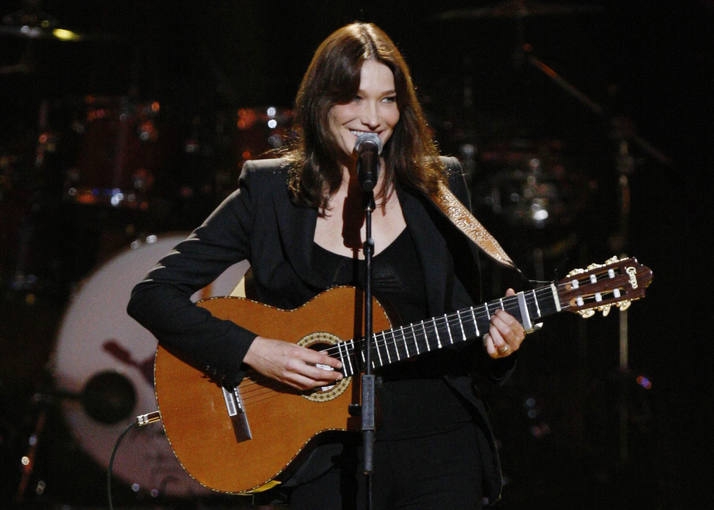 Carla Bruni-Sarkozy to give first solo concert in Moscow