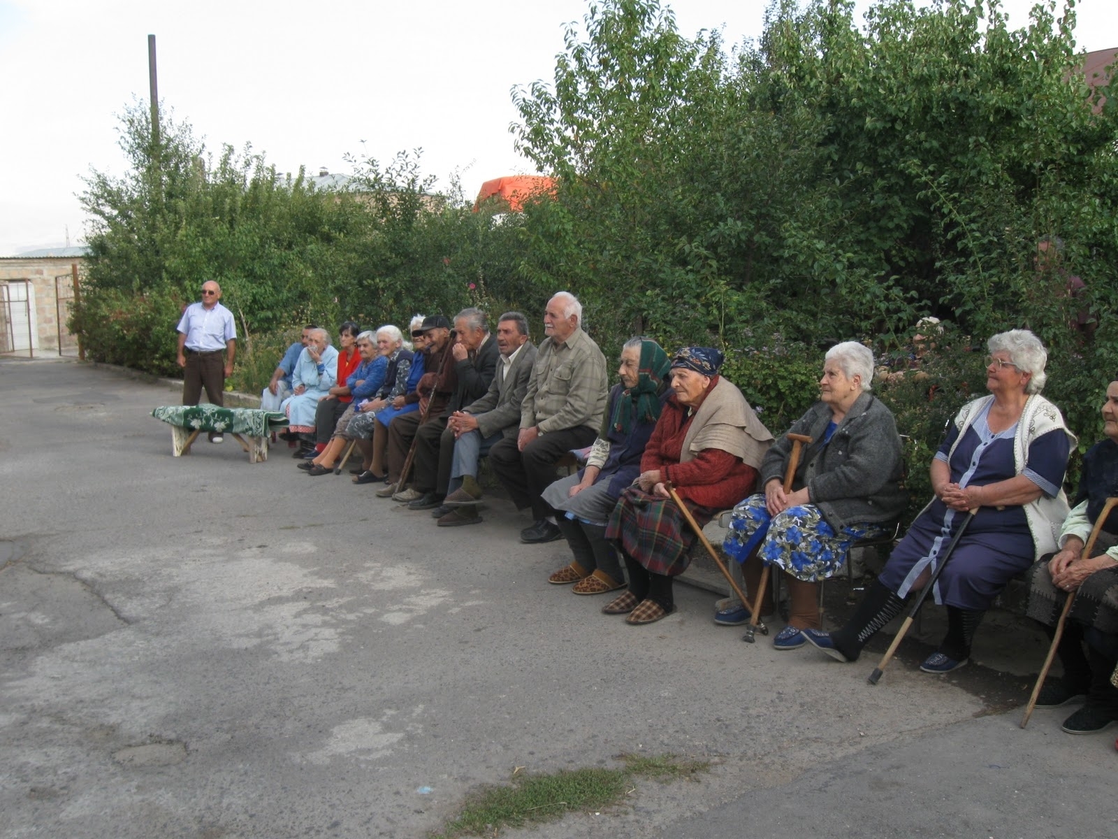 1240 elderly people living in Armenia's eight nursing homes: parent-loving society or retreat 
of traditions?