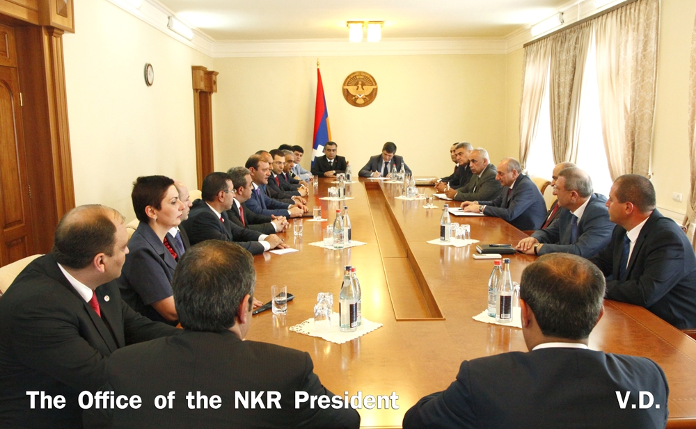 Karabakh President hosts delegation of the Yerevan city administration
