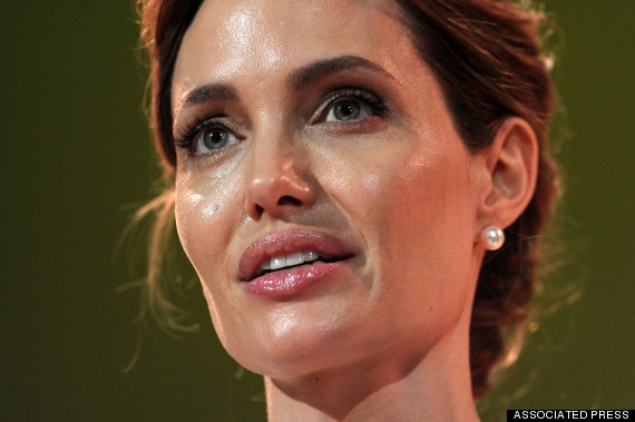 Голливудская звезда Анджелина Джоли собирается судиться с популярным британским 
изданием Daily Mail