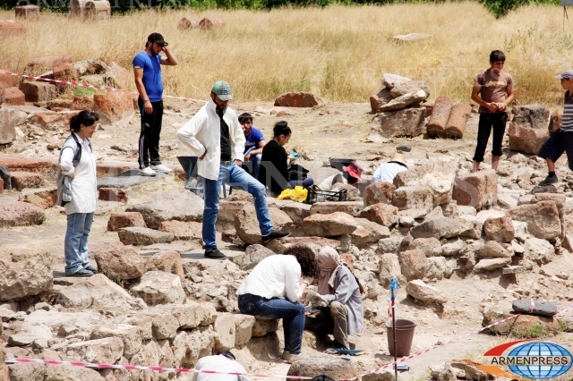 В карабахском Тигранакерте обнаружена раннехристианская усыпальница