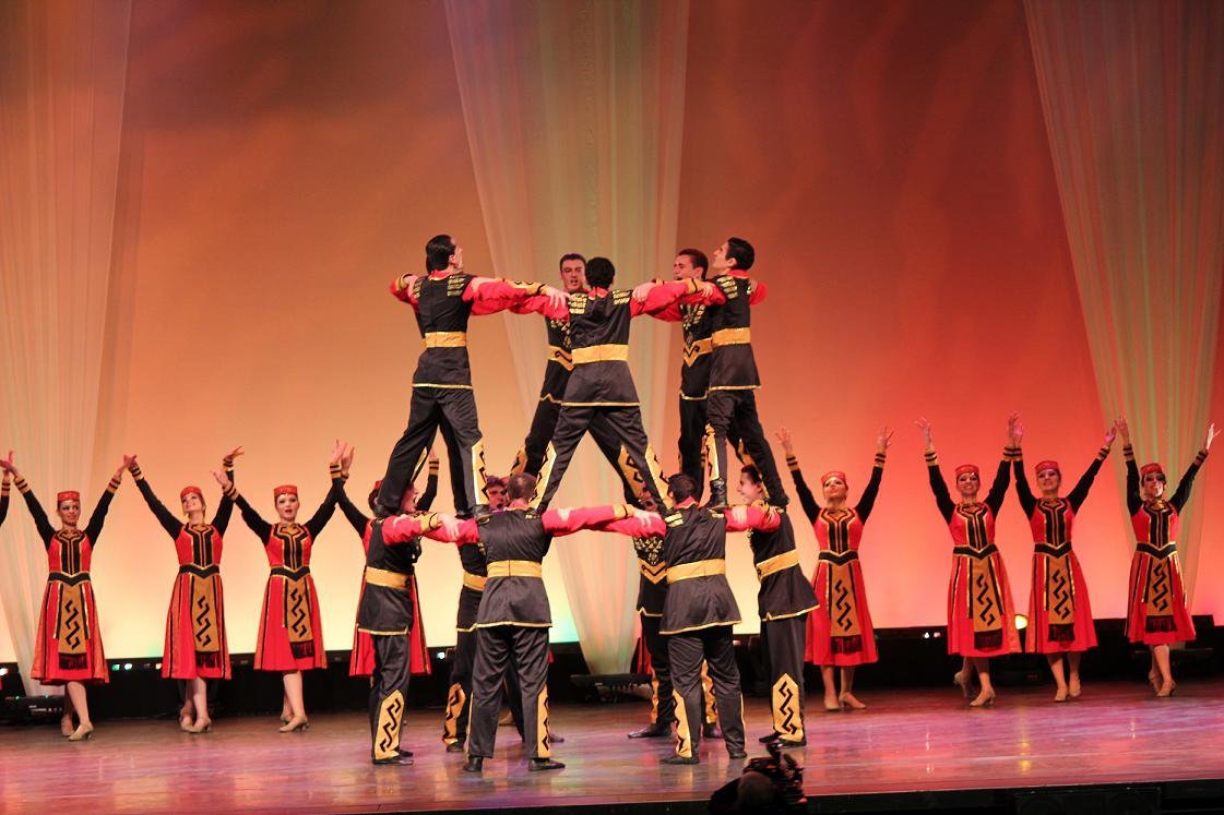 Երևանում տեղի կունենա Լոս Անջելեսի «Զվարթնոց» պարային համույթի ստեղծմանը 
նվիրված համերգ