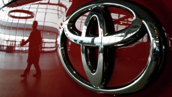 Toyota clings to global sales lead over Volkswagen
