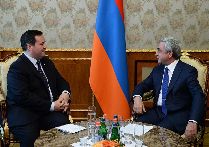Serzh Sargsyan expressed gratitude to Canadian Minister for his personal contribution to 
recognition of Armenian Genocide