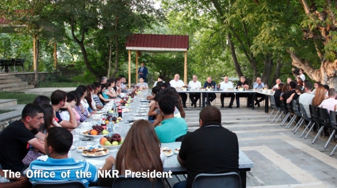 Karabakh President holds meeting with group of Yerevan State University students