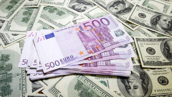 Доллар и евро снова подешевели