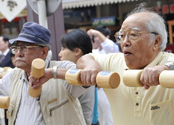 Средняя продолжительность жизни мужчин в Японии впервые превысила 80 лет - 
статистика