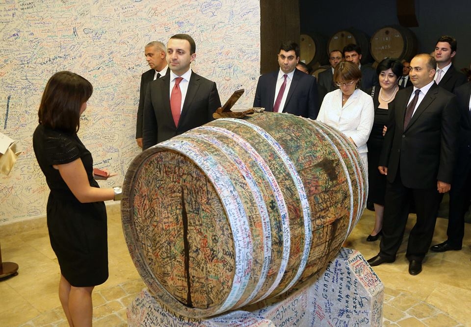 Премьер-министр Грузии посетил Ереванский коньячный завод