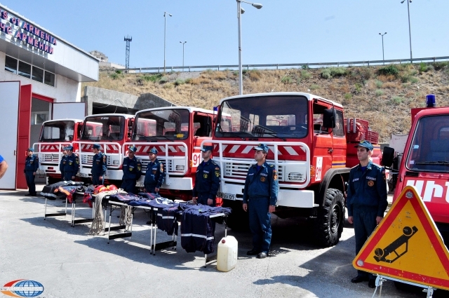 МЧС Армении укомплектовано новой спасательной техникой и пожарными машинами