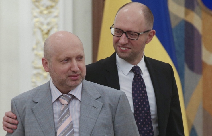 Яценюк и Турчинов создают новую партию для участия в досрочных выборах парламента