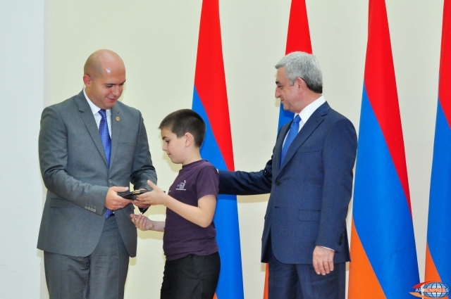 Armenia's President confident that award-winning pupils will be in Presidential Residence in 
other status in future