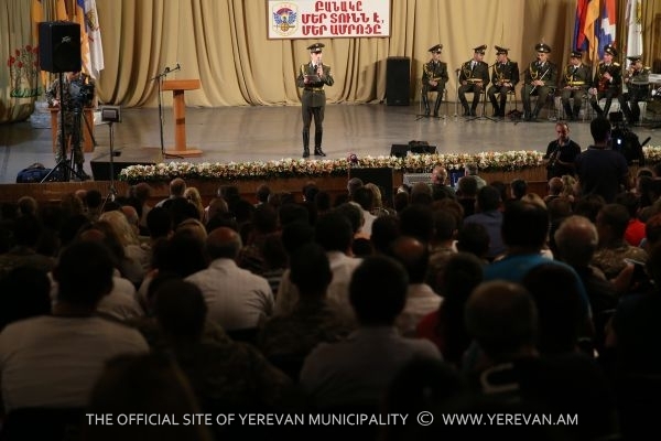 Երևանցի 104 ժամկետային զինծառայողներ Արցախում հանդիպել են իրենց 
ծնողներին և հարազատներին