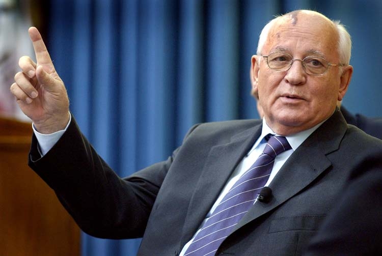 Горбачев предупреждает, что Европу может ждать "страшное побоище" из-за 
Украины