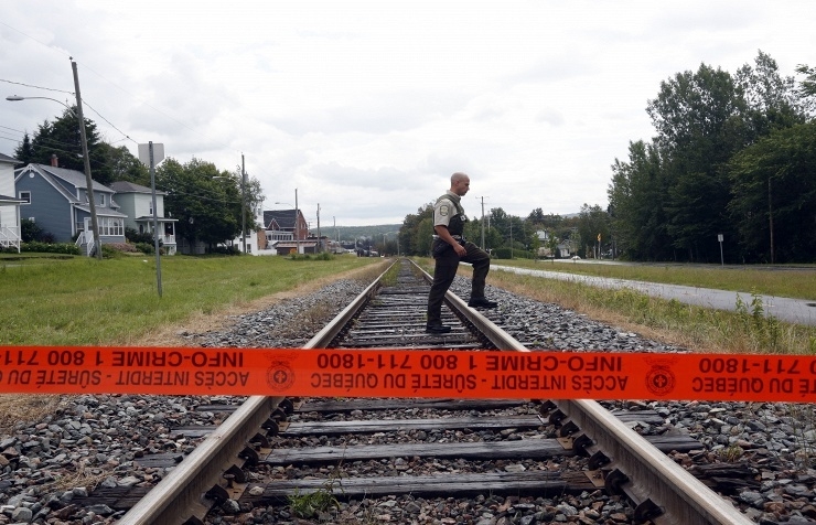 На западе Канады с рельсов сошли 15 вагонов товарного поезда