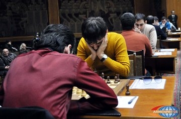 Давид Шагинян  лидирует в  первенстве Армении по шахматам 