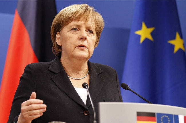 Меркель заявила о необходимости принять санкции против РФ 